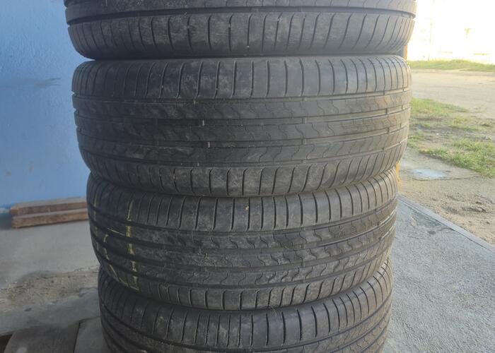 Grajewo ogłoszenia: Sprzedamy opony letnie 215/60/17 
Bridgestone ,przejechały nie...